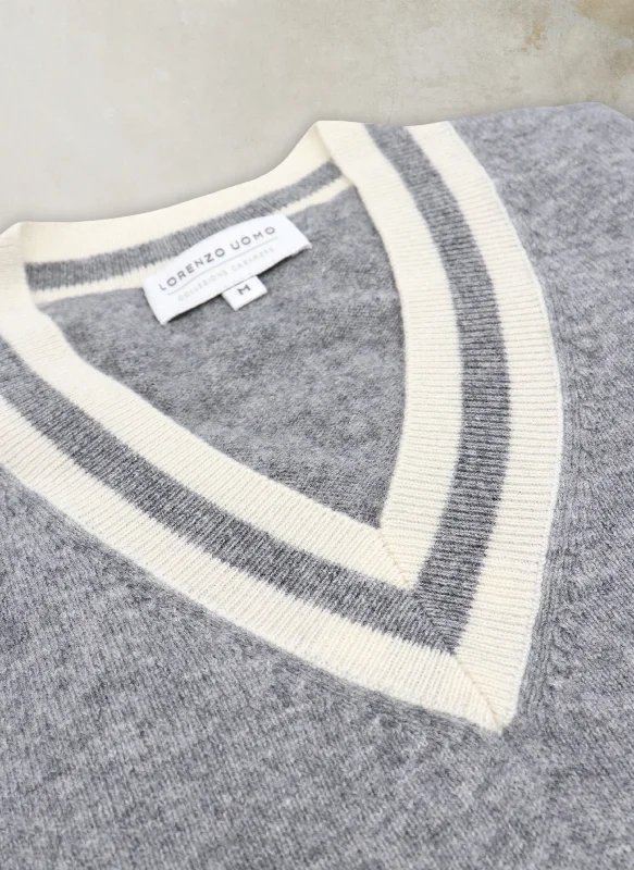 Fashion Comfort Men's Campo Tennis V-Neck Cashmere Sweater in Light Grey