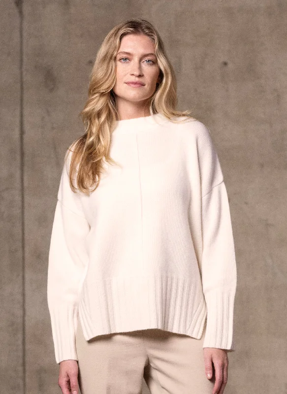 Minimal Style Women's Alessandra Mock Neck Knitted Cashmere Sweater in Ivory