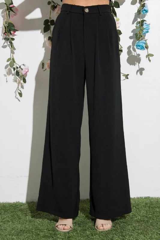 Floral Prints Helena Pants In Black