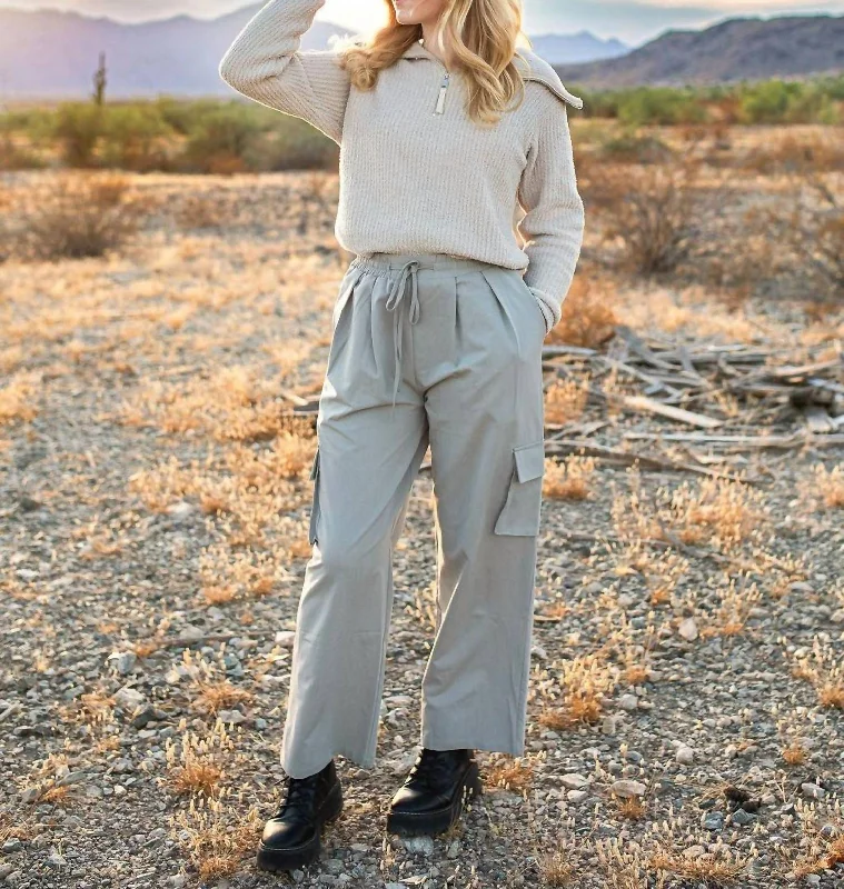 Celebrity Style Smooth Twill Cargo Wide Leg Pleated Pants In Pale Gray