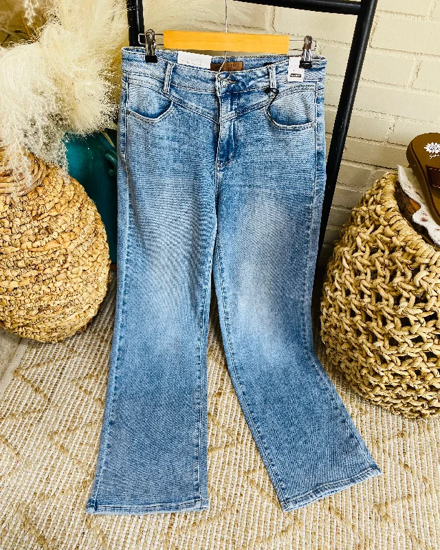 Minimal Classic Iris High Rise Retro Jean