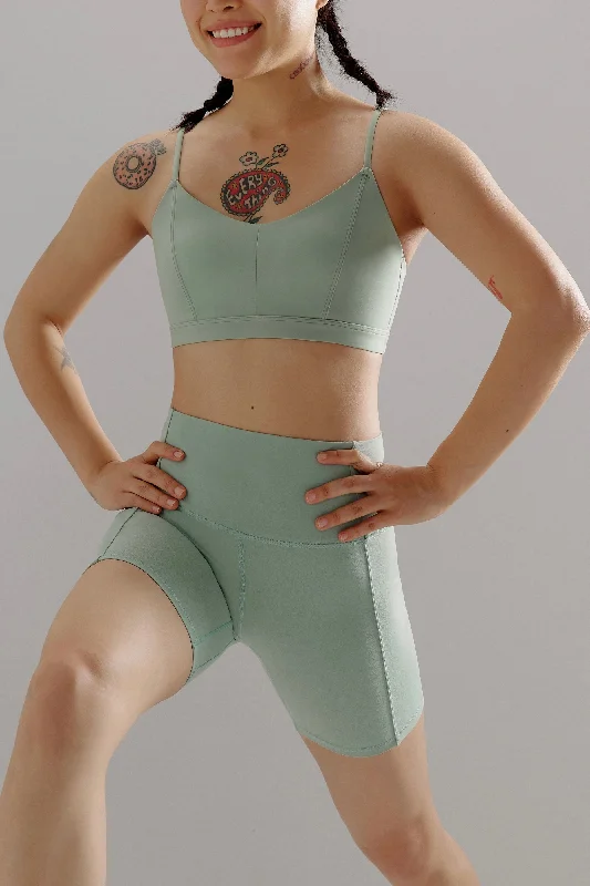 Street Fashion Light Support V-Back Sports Bra