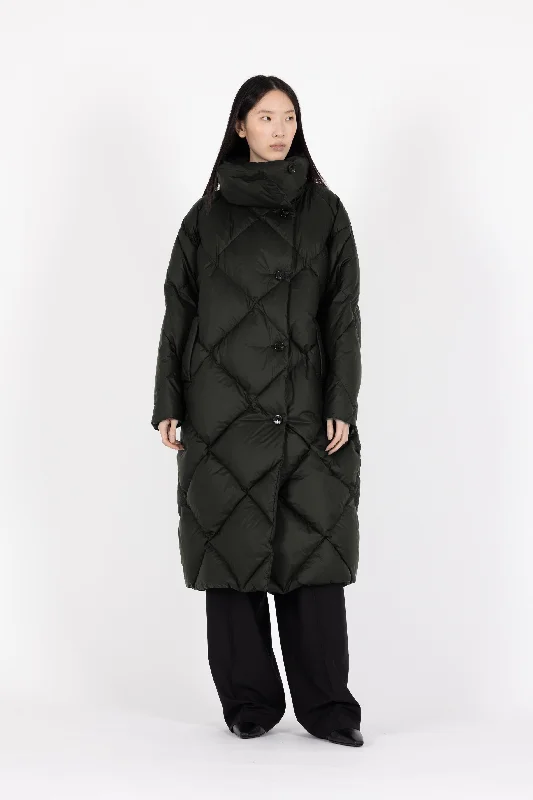 Avant-garde Design ICONIC DIAMOND QUILT DOWN COAT DEA