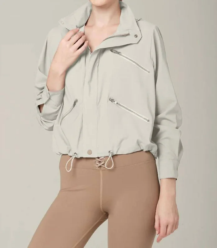 Sporty Comfort Zip Locked Waterproof Lightweight Jacket In Ash Grey