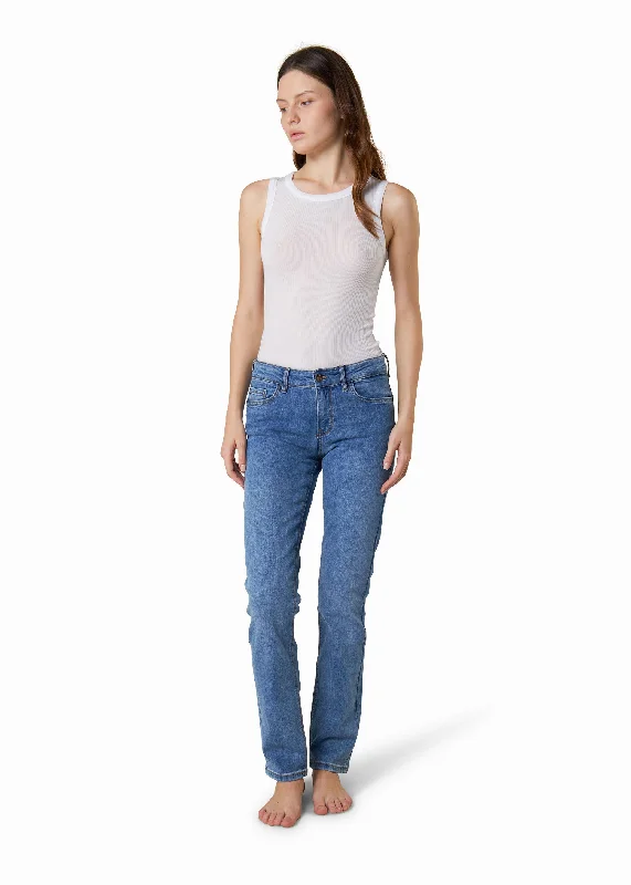 Versatile Outfits Jeans a sigaretta