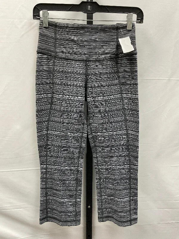 Wearable At Home Or Out Striped Pattern Athletic Leggings Capris Lululemon, Size 4