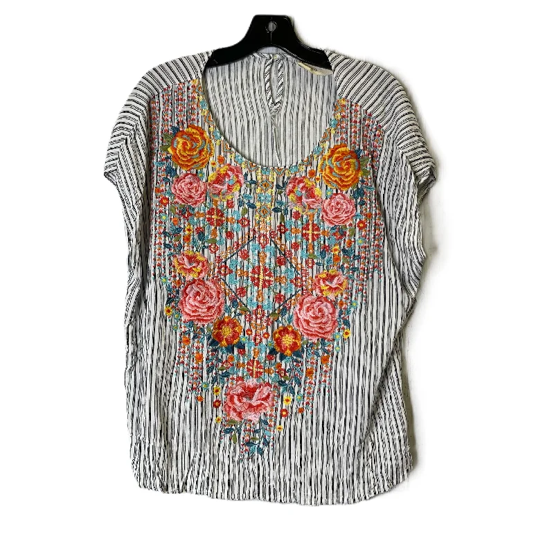 Avant-garde Design Top Short Sleeve By Savanna Jane In Striped Pattern, Size: 1x