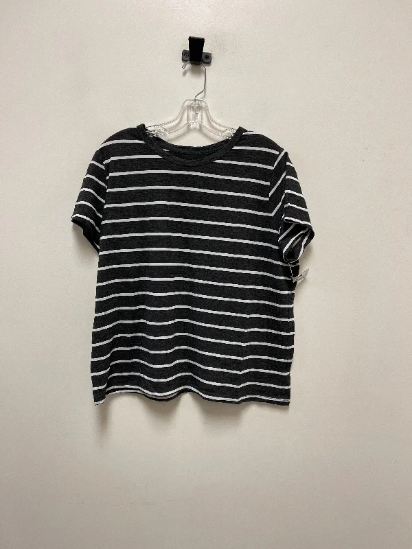 Feminine Charm Top Short Sleeve By Time And Tru In Grey & White, Size: 2x