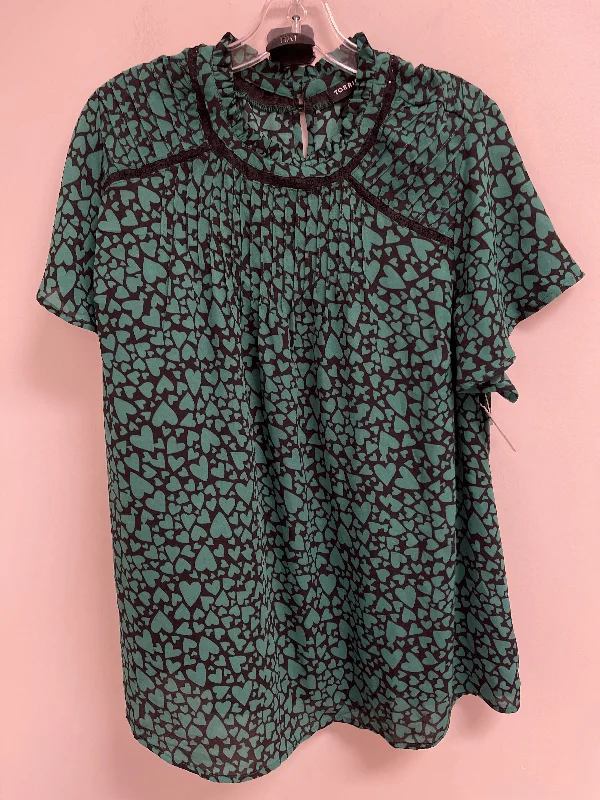 Timeless Style Top Short Sleeve By Torrid In Black & Green, Size: 1x